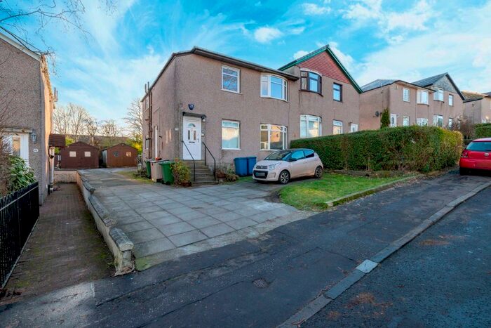 3 Bedroom Cottage To Rent In Midcroft Avenue, Kings Park, Glasgow, G44