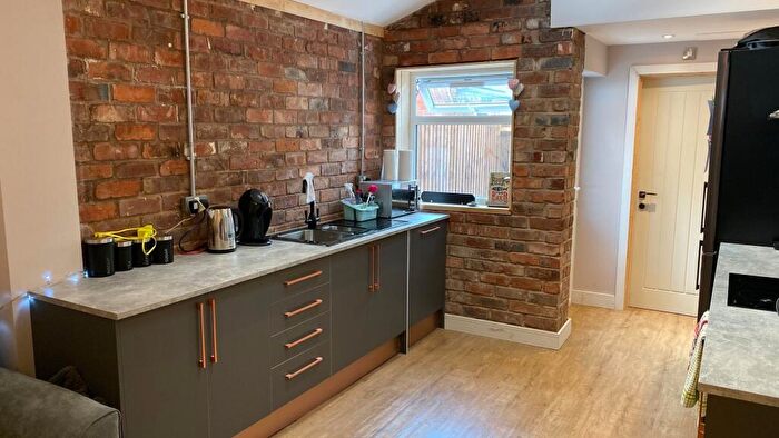 5 Bedroom House To Rent In Daisy Road, Birmingham, B16