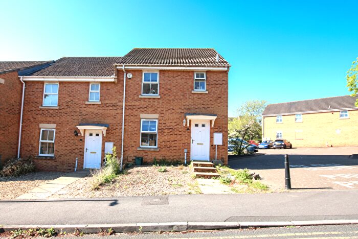 3 Bedroom End Of Terrace House For Sale In Casson Drive, Stoke Park, Bristol, Gloucestershire, BS16