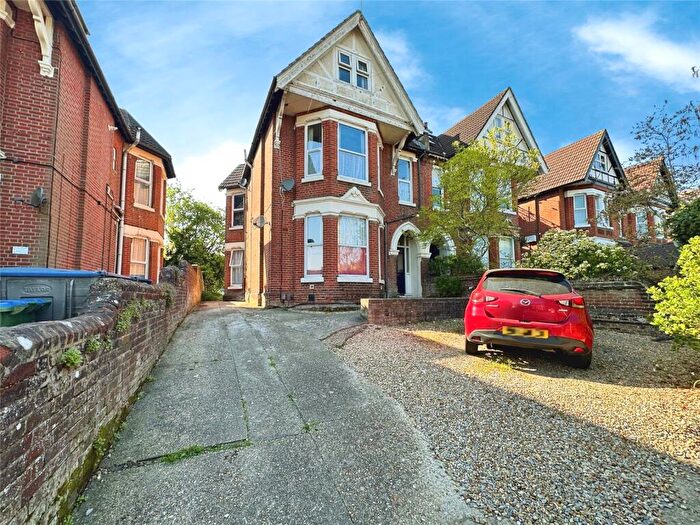 Studio For Sale In Hill Lane, Southampton, Hampshire, SO15