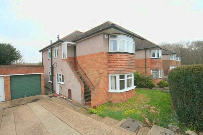 2 Bedroom Property To Rent In Stamford Green Road, Epsom, KT18