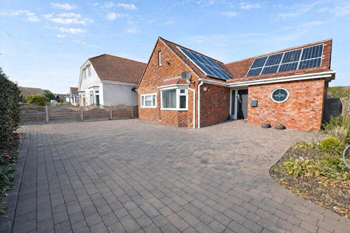 2 Bedroom Detached Bungalow For Sale In Lulworth Road, Lee-On-The-Solent, PO13