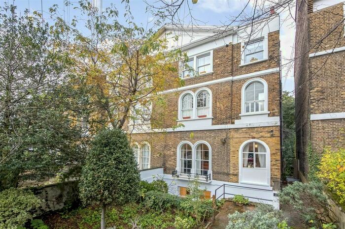 2 Bedroom Flat To Rent In Victoria Way, Charlton, SE7