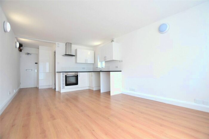 1 Bedroom Studio To Rent In Crescent Court, Crescent Road, Reading, Berkshire, RG1
