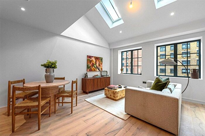 2 Bedroom Flat For Sale In The Threadworks, Hollybush Gardens, Bethnal Green, London, E2