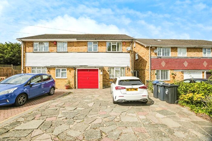 4 Bedroom Semi-Detached House For Sale In Orchard Way, Shirley, CR0