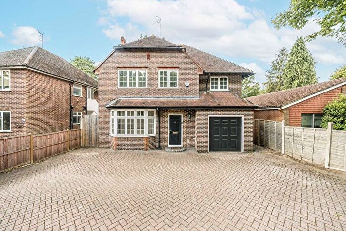 4 Bedroom Detached House To Rent In Brooklands Road, Weybridge, KT13