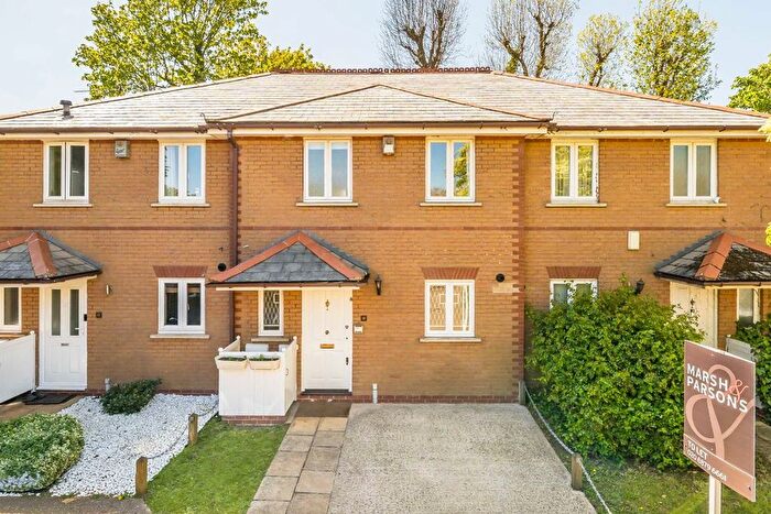 3 Bedroom Terraced House To Rent In Woodlawn Close, Putney, SW15