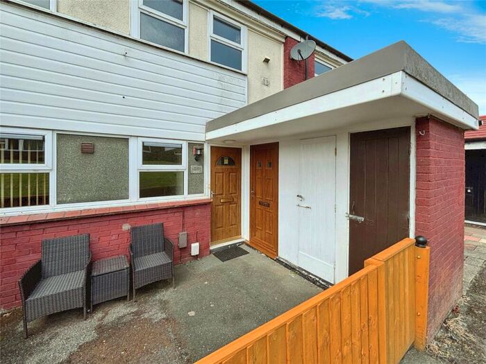 1 Bedroom Flat To Rent In Hilton Road, Darwen, Lancashire, BB3