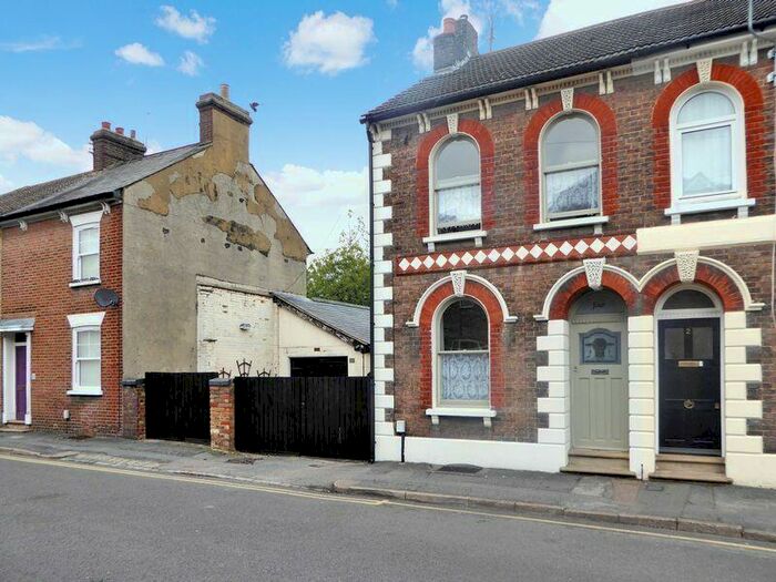 3 Bedroom Semi-Detached House For Sale In Victoria Street, Dunstable, LU6