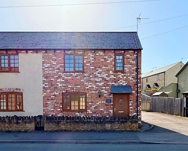 2 Bedroom End Terrace House For Sale In High Street, Cam, Dursley, GL11