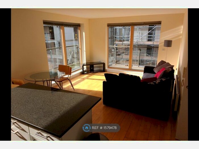 2 Bedroom Flat To Rent In Lower Chatham Street, Manchester, M1