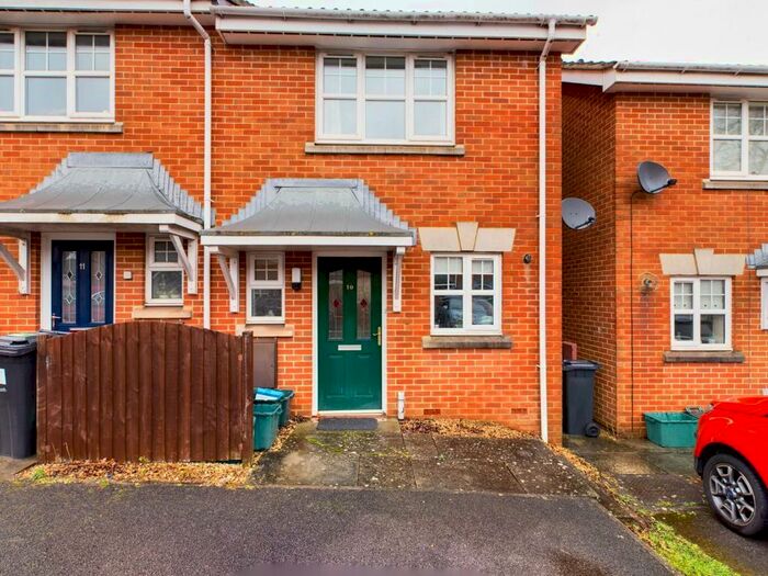 2 Bedroom End Of Terrace House To Rent In Hill Close, Emersons Green, Bristol, BS16