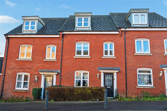 3 Bedroom Town House For Sale In Bramble Square, East Ardsley, Wakefield, West Yorkshire, WF3