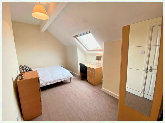 5 Bedroom Terraced House To Rent In Club Garden Road, S11