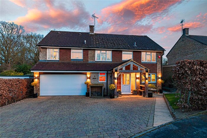 5 Bedroom Detached House For Sale In Beech Close, Chiddingfold, Godalming, Surrey, GU8