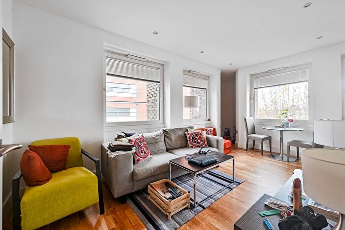 1 Bedroom Flat To Rent In Molesworth Street, Lewisham, London, SE13