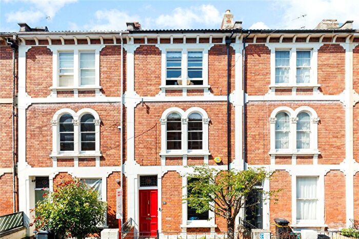4 Bedroom Terraced House To Rent In Sunningdale, Bristol, Somerset, BS8