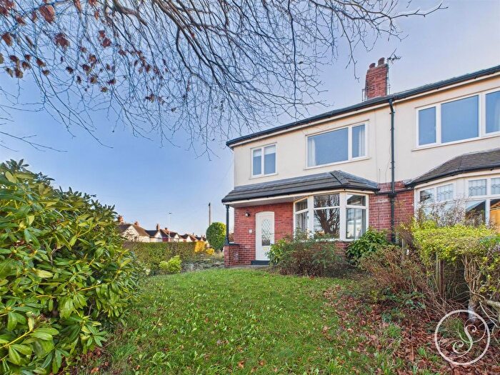 3 Bedroom Semi Detached House For Sale In Oak Road, Leeds, LS15