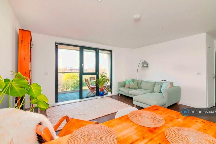 2 Bedroom Flat To Rent In Gibbs Lane, London, E2