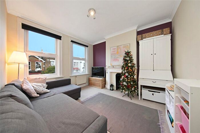 2 Bedroom Maisonette To Rent In Birkbeck Road, North Finchley, London, N12