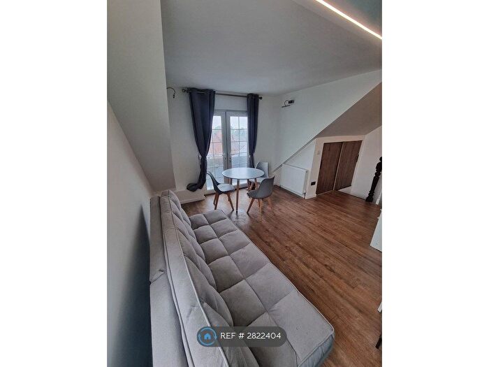 1 Bedroom Flat To Rent In Woodborough Road, Nottingham, NG3