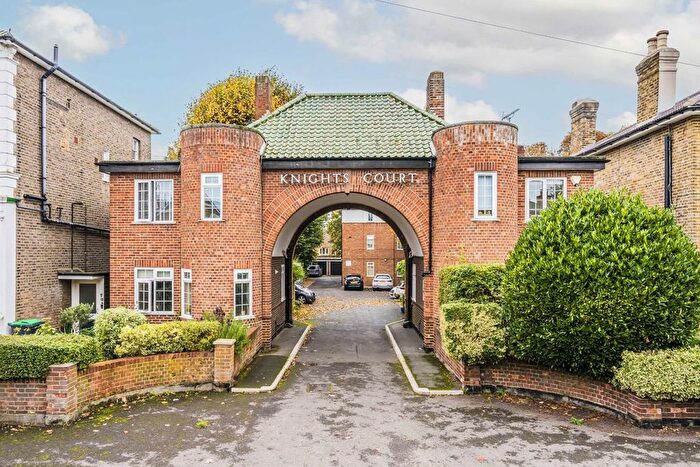 2 Bedroom Flat To Rent In Knights Park, Kingston Upon Thames, KT1