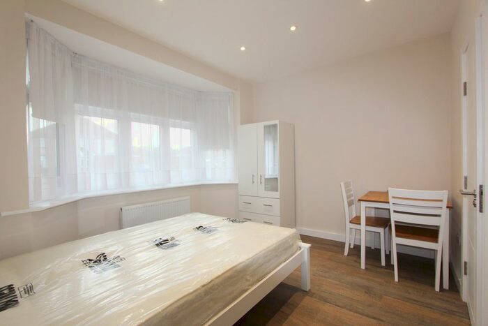 Studio To Rent In Cardington Square, Hounslow, TW4