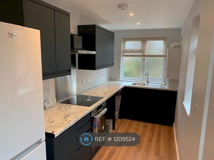 2 Bedroom Terraced House To Rent In Greatness Road, Sevenoaks, TN14