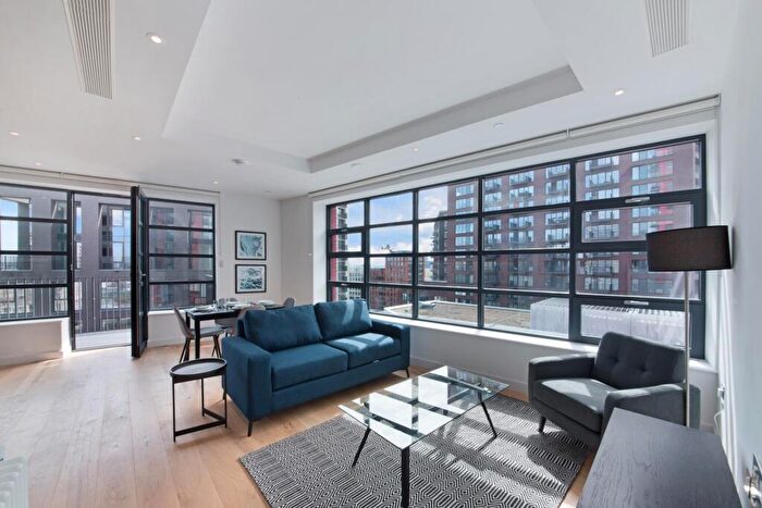 2 Bedroom Apartment For Sale In Defoe House, London City Island, London, E14