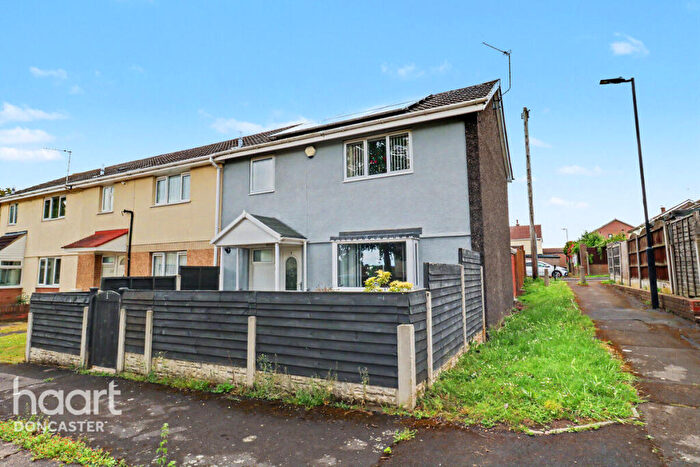 3 Bedroom End Of Terrace House For Sale In Blackthorne Close, Edlington, Doncaster, DN12