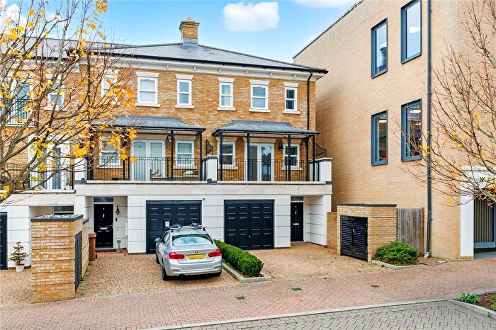 4 Bedroom Semi Detached House For Sale In King Charles Square, Tunbridge Wells, Kent, TN4