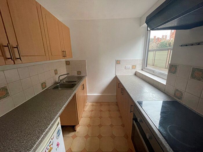 1 Bedroom Flat To Rent In North Avenue, Stoneygate, Leicester, LE2