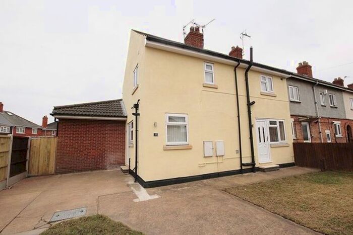 4 Bedroom Semi-Detached House To Rent In High Hazel Road, Moorends, Doncaster, DN8