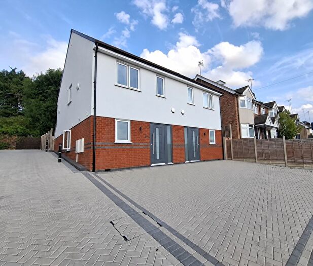 3 Bedroom Semi-Detached House To Rent In Primrose Hill, Kings Langley, Hertfordshire, WD4