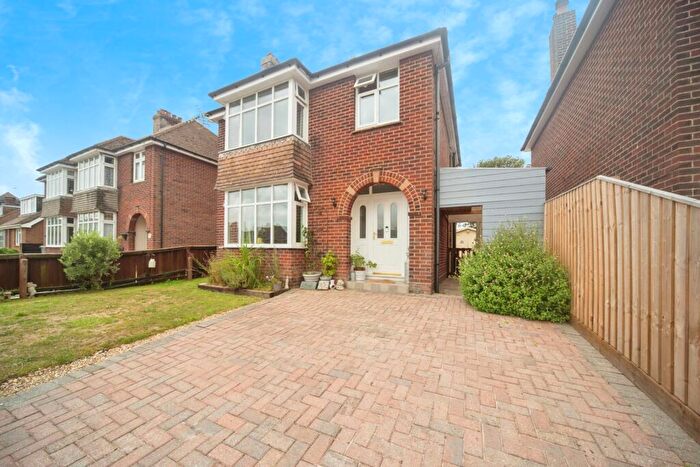 3 Bedroom Detached House For Sale In Sunningdale Road, Newport, Isle Of Wight, PO30