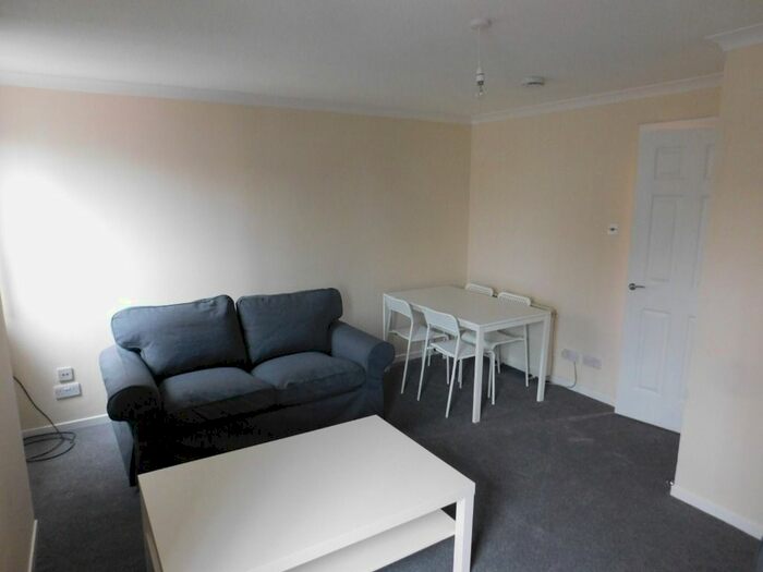 2 Bedroom Flat To Rent In George Street, City Centre, Aberdeen, AB25