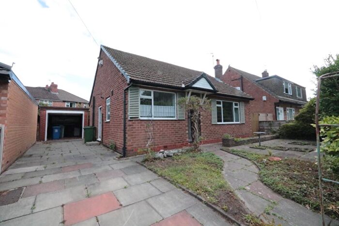 2 Bedroom Bungalow To Rent In Alma Road, Sale, M33