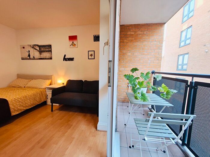 2 Bedroom Flat For Sale In Boulcott Street, London, E1