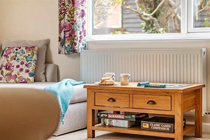 1 Bedroom Flat For Sale In Cliff Avenue, Swanage, BH19