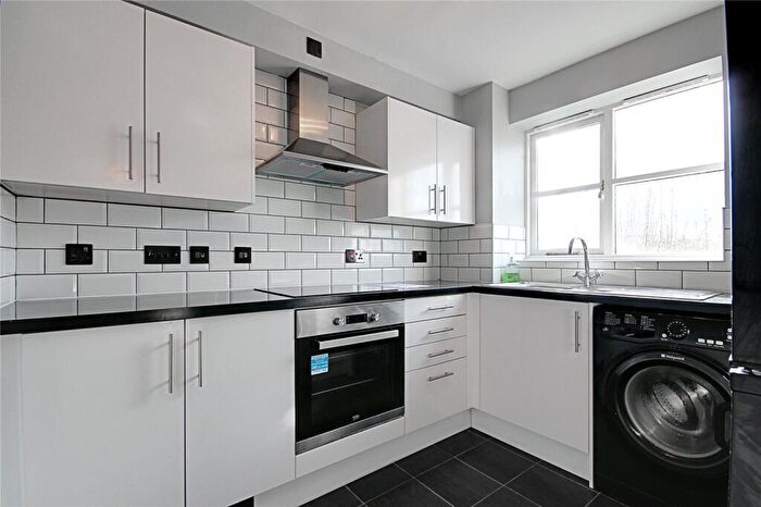 2 Bedroom Flat To Rent In Wallace Court, Eden Close, Enfield, London, EN3