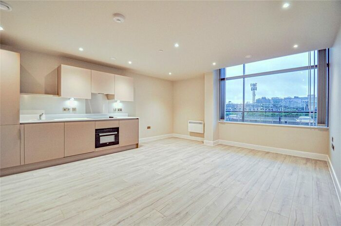 1 Bedroom Studio To Rent In Wokingham Road, Bracknell, Berkshire RG42