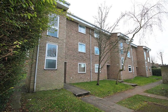 1 Bedroom Flat To Rent In Sandown Drive, Carshalton, SM5
