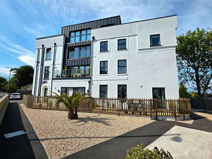 2 Bedroom Flat For Sale In Babbacombe, Torquay, TQ1