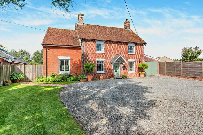 4 Bedroom Detached House For Sale In Lower Road, Charlton All Saints, Salisbury, Wiltshire, SP5