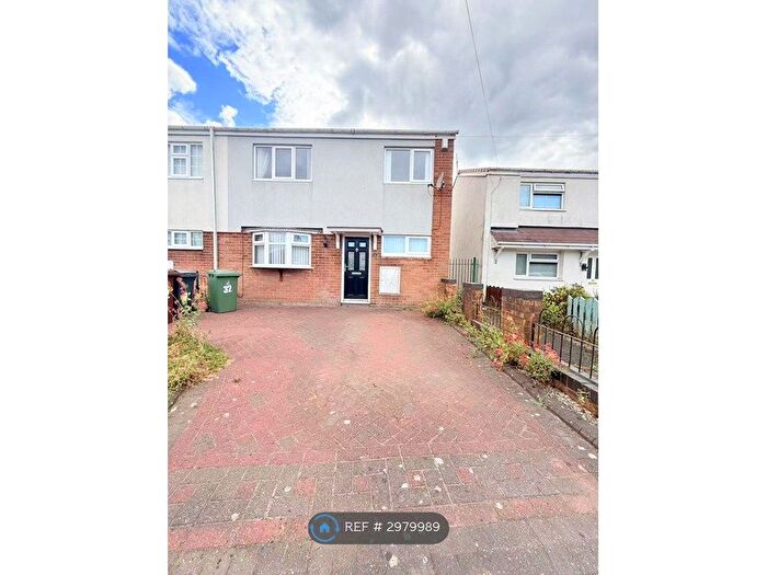 3 Bedroom End Terrace House To Rent In Wenlock Gardens, Walsall, WS3