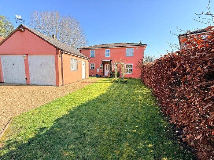 4 Bedroom Detached House For Sale In St. Andrews Drive, Eccles, NR16