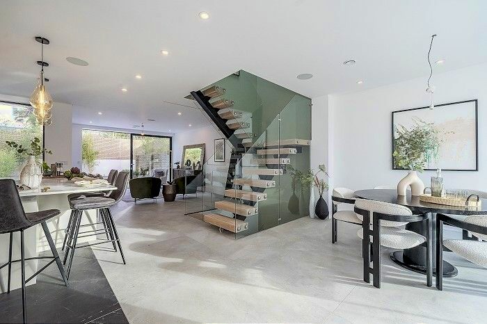 4 Bedroom Semi-Detached House To Rent In Woodside Avenue, London, N10