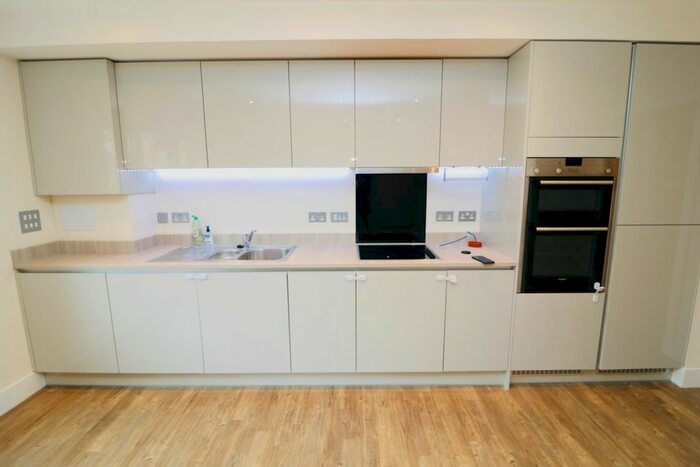 2 Bedroom Flat To Rent In Parchment Close, London, CR4