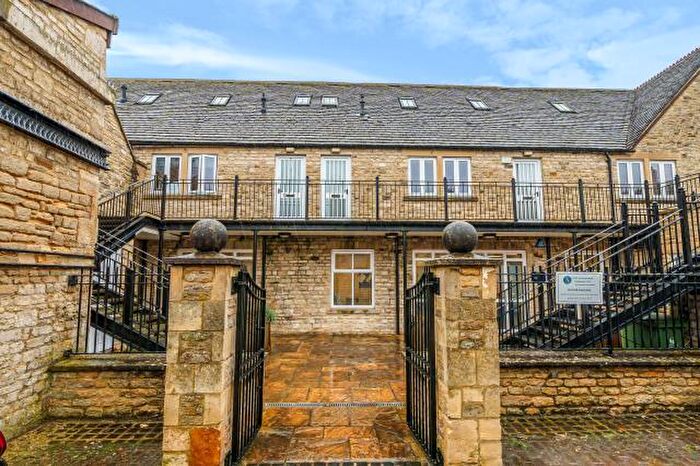 2 Bedroom Duplex For Sale In Bridge Street, Witney, OX28